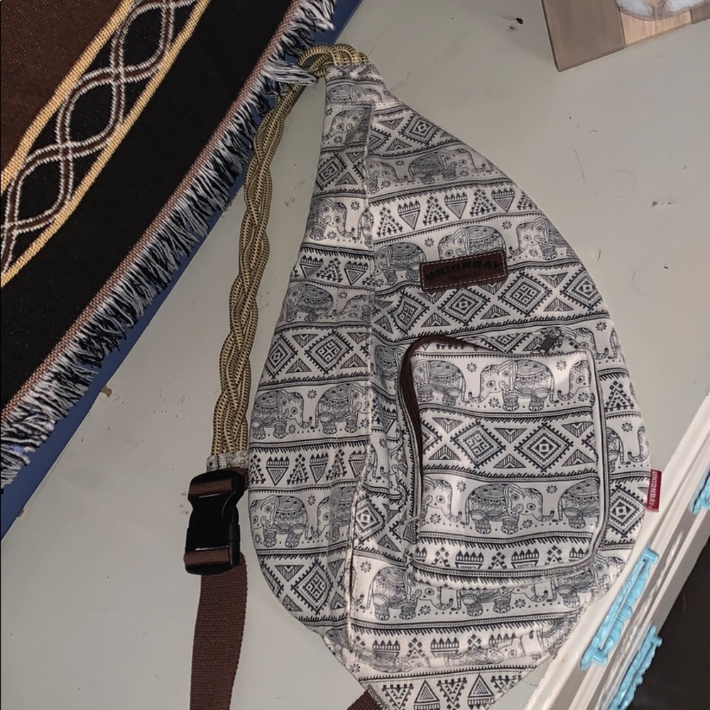 This is a unionbay bag. Gently used